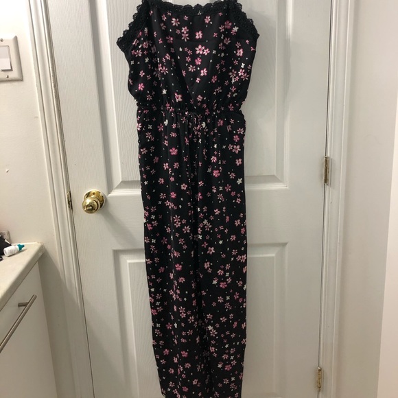 Cupcakes and cashmere Vickie Jumpsuit - Picture 4 of 16